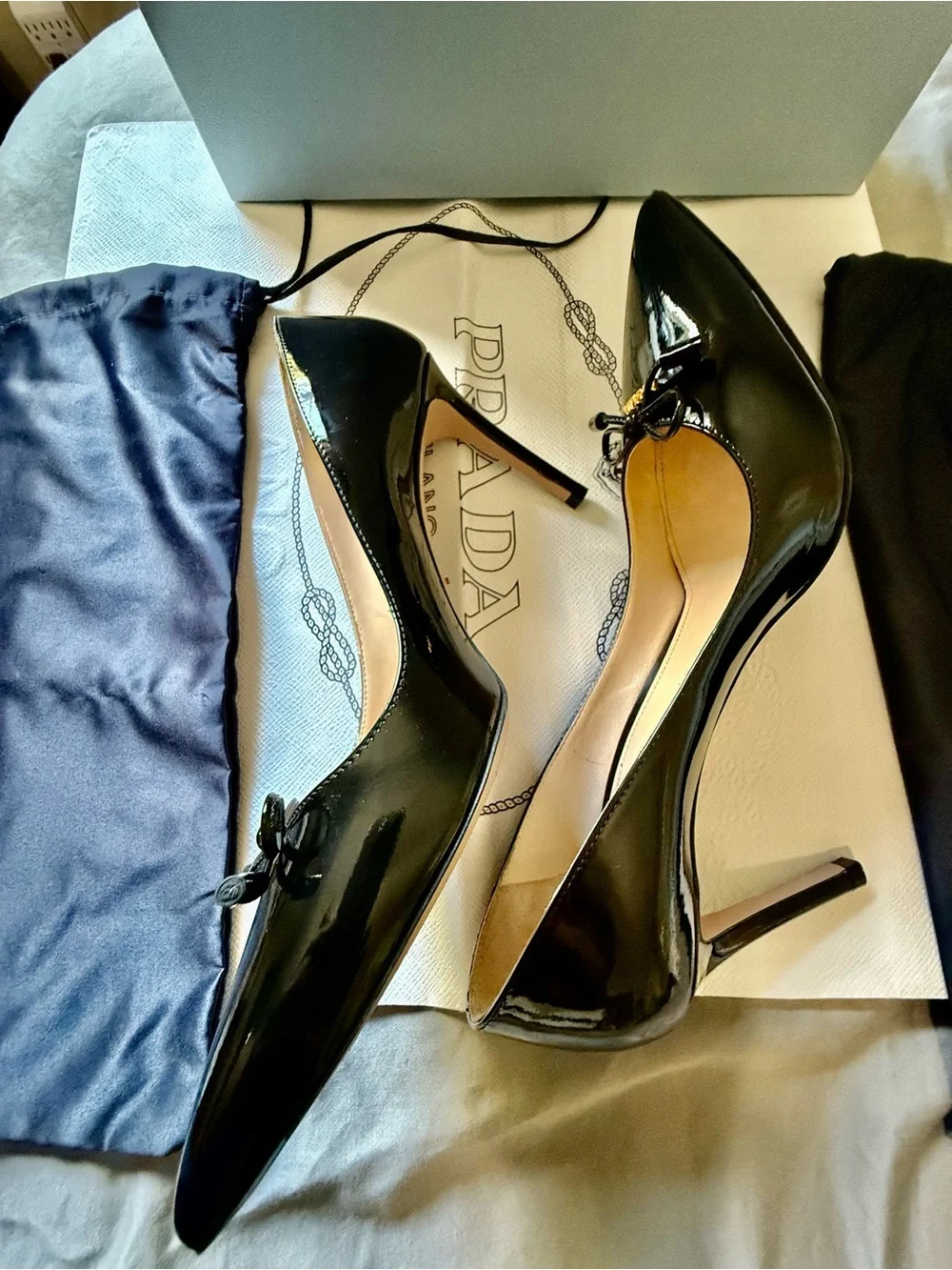 Prada Black Patent Leather Pointed Toe Pumps with Bow $300 size 8.5